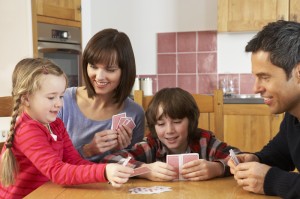 Tolle und unterhaltsame Kartenspiele für Kinder